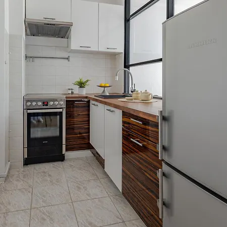 Saska Kepa Near National Stadium With Balcony By Mia 아파트 *