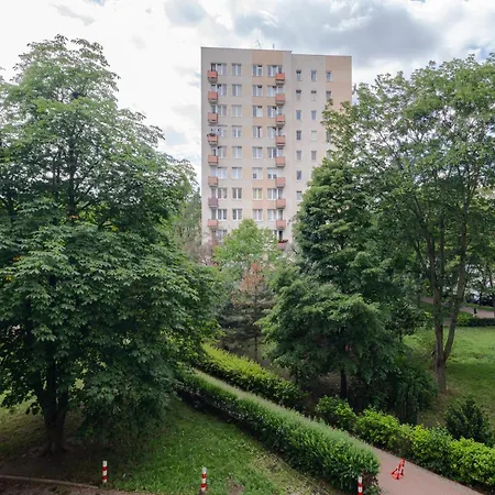 아파트 Saska Kepa Near National Stadium With Balcony By Mia